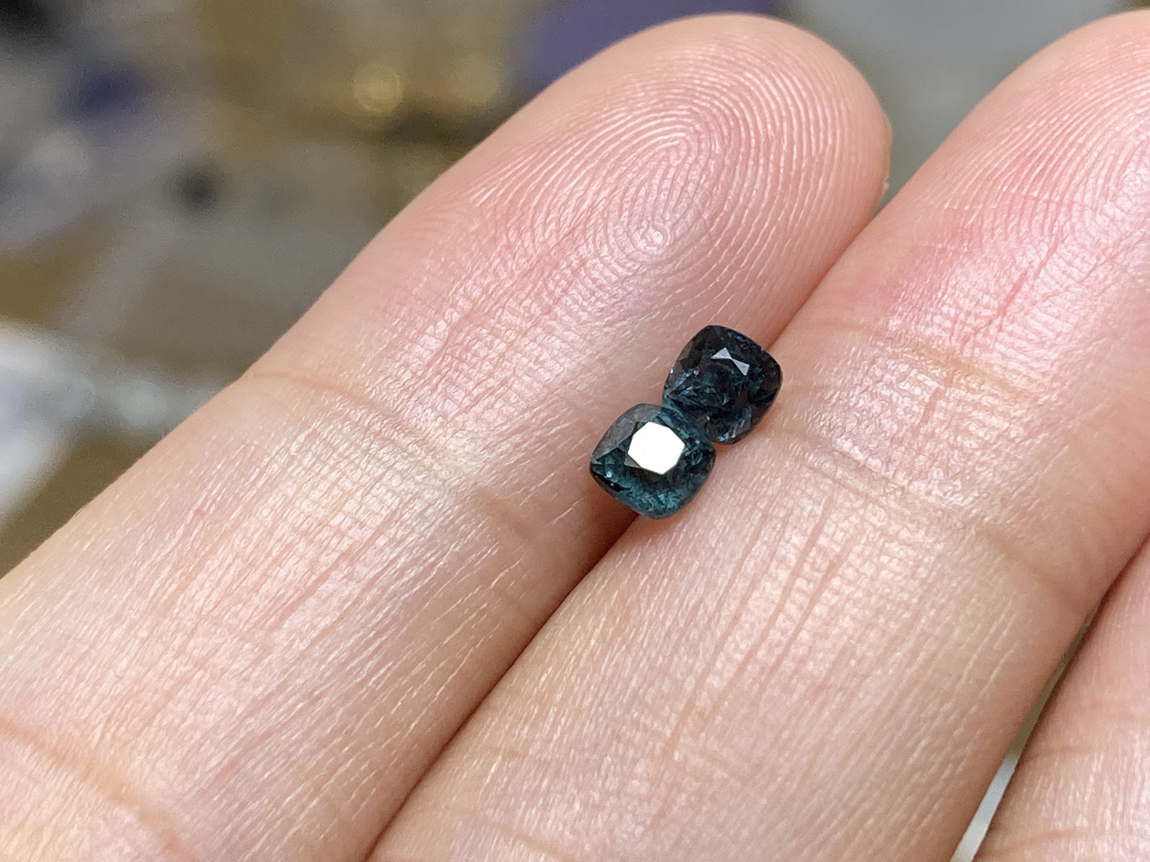 RS8-49 高貴なピーコックブルー 孔雀青 孔雀緑 スピネル ミャンマー産 ルース