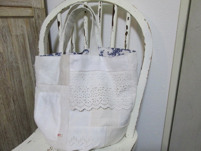 フランスアンティークホワイトリネンと手刺繍レースとイニシャルのパッチワークのパニエトート