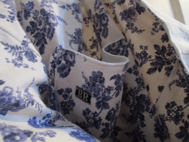 フランスアンティークホワイトリネンと手刺繍レースとイニシャルのパッチワークのパニエトート