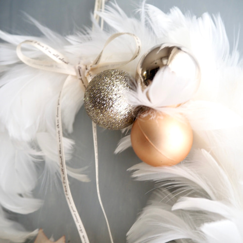 新品ZARA フェザーリース白　ゴールドラメホワイトクリスマスインテリア m57836525413_1.jpg?1764343979