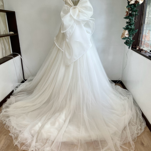 ウエディングドレス.白.チュール.オフショルダー.Aライン.結婚式