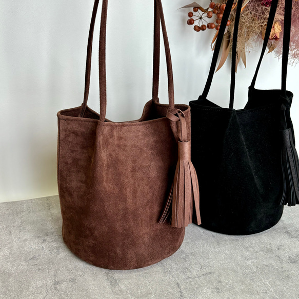 【カラーオーダーできます】ころんと丸底（まるそこ）スエードバッグ　チョコレート 2枚目の画像