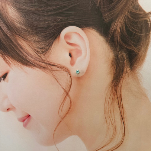 ヴィンテージ♡新品【フルア】オパール ガラス ビーズ ピアス☆彡ガット 好きも つけっぱなしOK！オパール ピアス AAA宝石質 サージカル