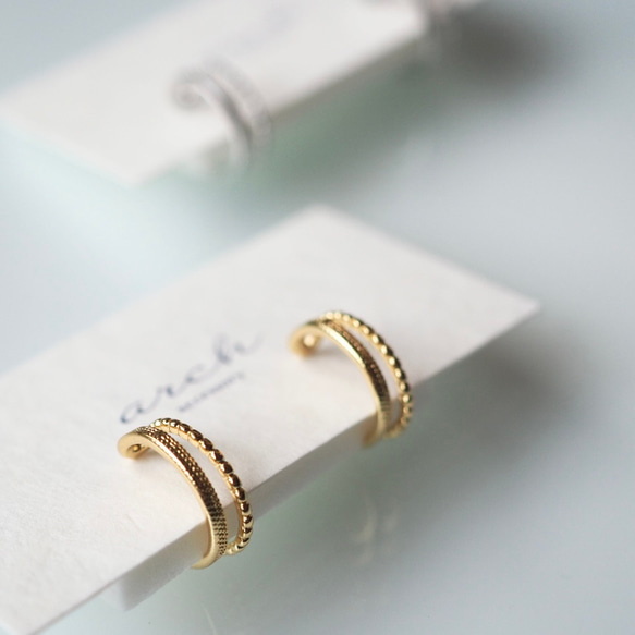 ピアスのようなイヤリング　2連　アレルギー対応　シンプル　小さめ 1枚目の画像