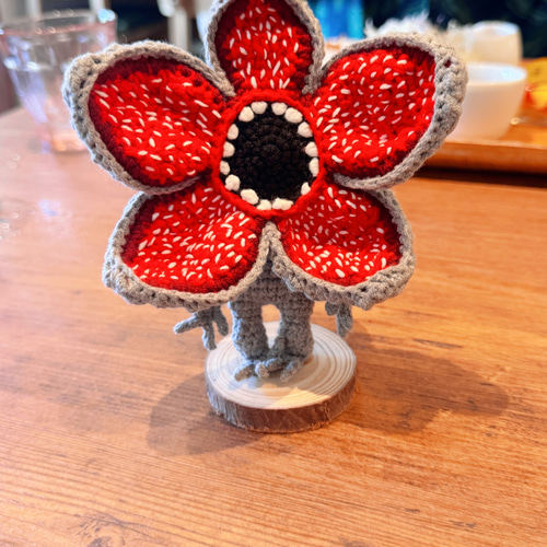 デモゴーゴン(Demogorgon) 編みぐるみ ハロウィン モンスター 人気