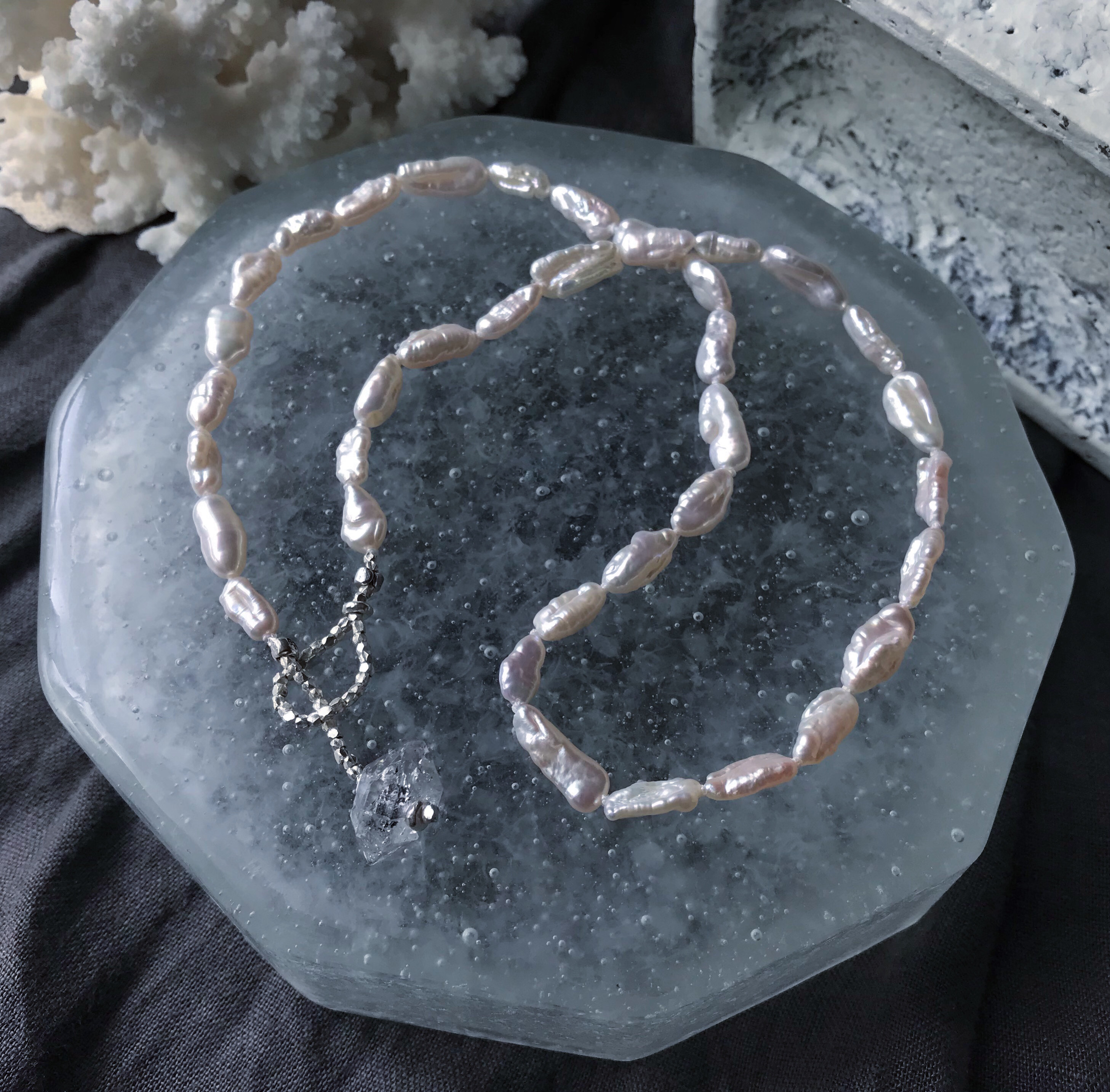 【カレンシルバー】『凛』淡水パールとパキスタンクリスタルのネックレス［2way］