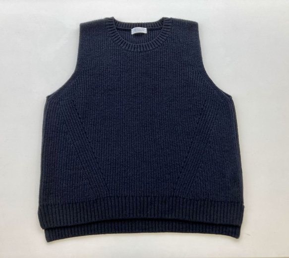 新色【ブラック】エアリースパン(メリノウール100％）ふわっと！片畦ニットベスト　 7枚目の画像