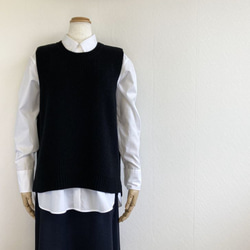 新色【ブラック】エアリースパン(メリノウール100％）ふわっと！片畦ニットベスト　 2枚目の画像