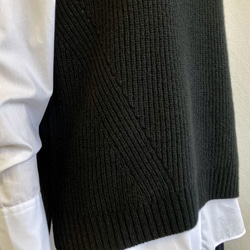 新色【ブラック】エアリースパン(メリノウール100％）ふわっと！片畦ニットベスト　 4枚目の画像