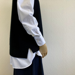 新色【ブラック】エアリースパン(メリノウール100％）ふわっと！片畦ニットベスト　 5枚目の画像