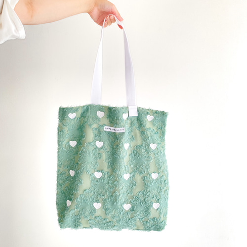 ハート刺繍のフラワートートバッグ(グリーン) トートバッグ