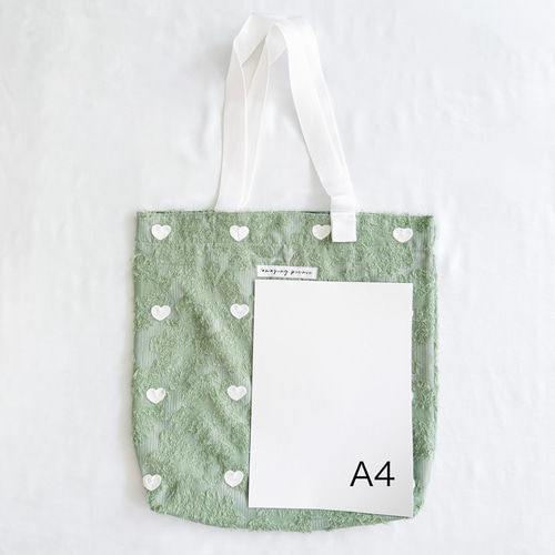 A4対応！ハート刺繍のフラワー肩掛けトートバッグ(グリーン) Mサイズ