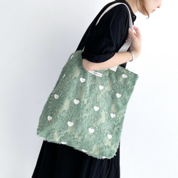 A4対応！ハート刺繍のフラワー肩掛けトートバッグ(グリーン) Mサイズ