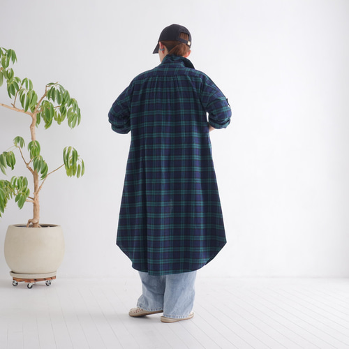 BLUE LABEL ワンピース38♡黒ブラック♡シンプル♡襟の下側にチェック柄 BLUE LABEL ワンピース38♡黒ブラック♡シンプル♡襟の下側にチェック