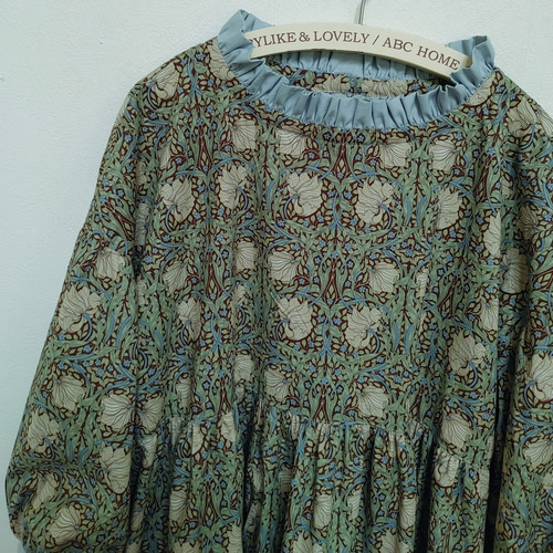 ウィリアムモリス フリルのギャザーワンピース ポケット付free  