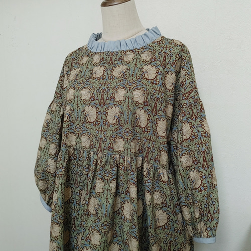 ウィリアムモリス フリルのギャザーワンピース ポケット付free  