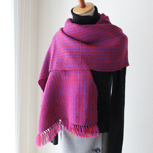 上品コーデアイテム》ウール手織りストール（中） マゼンタ/プレゼント