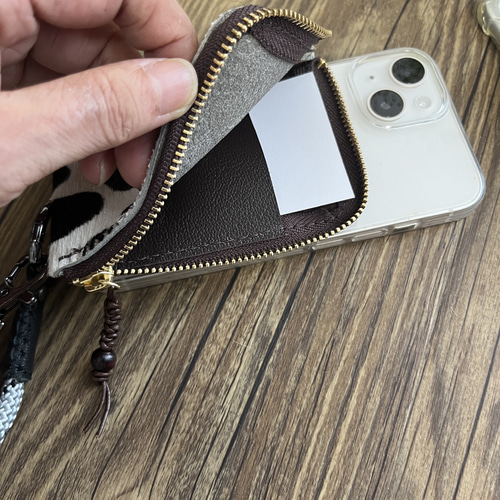 毛付き牛革ハラコ ファスナーポーチ付きスマホケース 大容量・取り外し