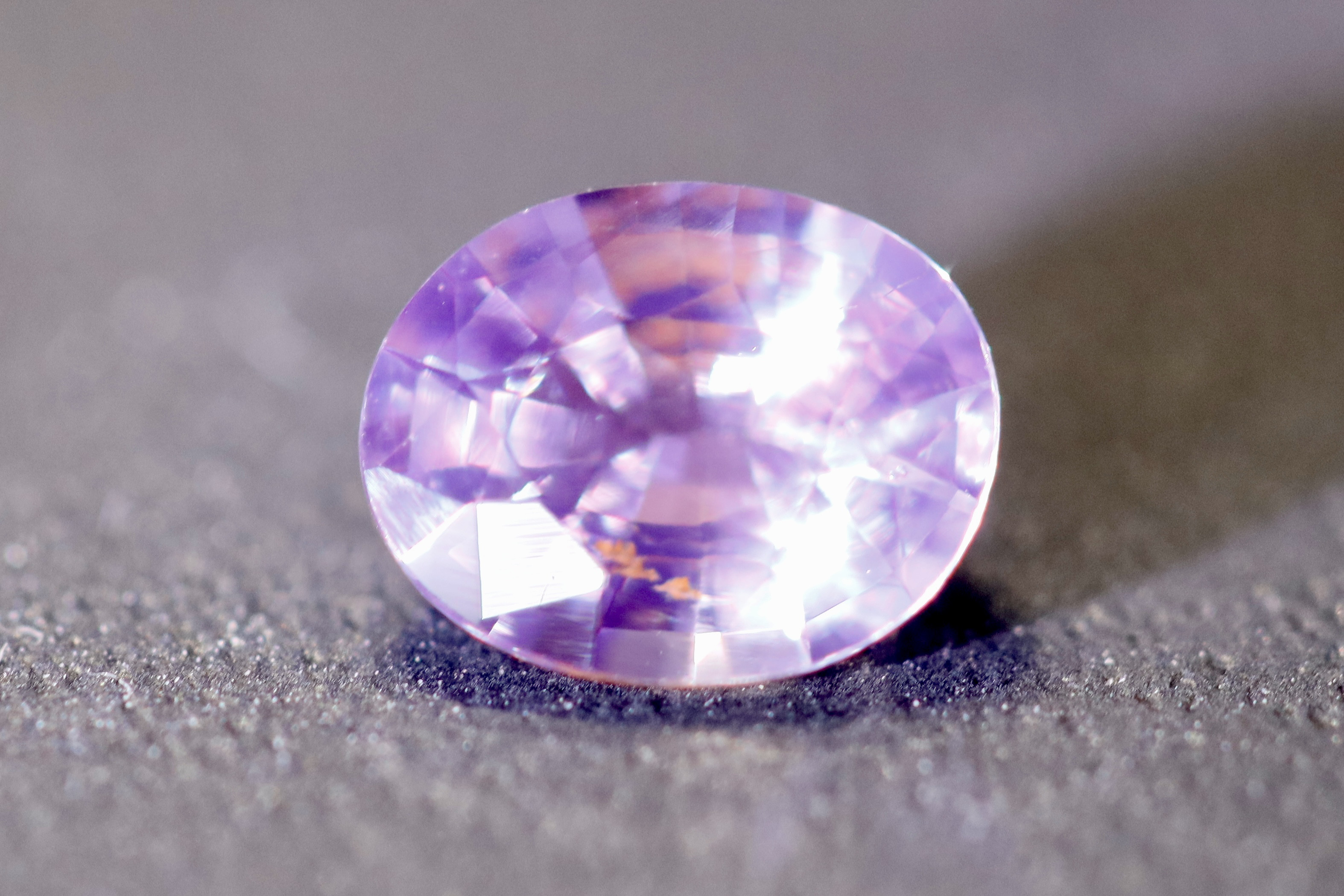 サファイア ラベンダーサファイア ルース 0.55 カラット オーバルカット 天然宝石