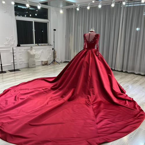 高評価続出！シアーな美しさ ワインレッド/ボルドー色 光沢サテン