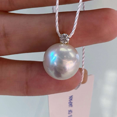 お年玉特価　本真珠　色と照り最上級ブローチ＆ペンダント お年玉特価 本真珠 色と照り最上級ブローチ＆ペンダント