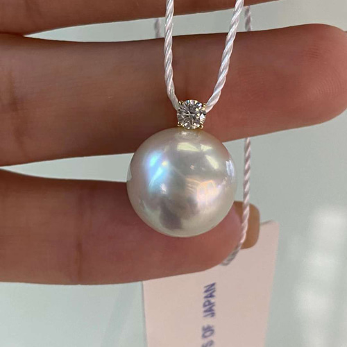【新品】１８Ｋ　豪華なパールペンダントトップ　ダイヤ付き 新品】18K 豪華なパールペンダントトップ ダイヤ付き パール