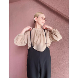 RATA❤️輕盈透氣的上衣，適合成熟女性❤️完美適用於正式場合、工作和日常穿著❤️優雅時尚的米色 第4張的照片