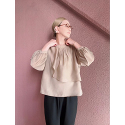 RATA❤️輕盈透氣的上衣，適合成熟女性❤️完美適用於正式場合、工作和日常穿著❤️優雅時尚的米色 第10張的照片