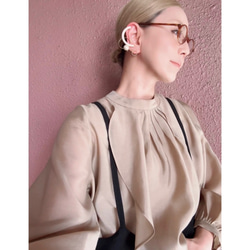 RATA❤️輕盈透氣的上衣，適合成熟女性❤️完美適用於正式場合、工作和日常穿著❤️優雅時尚的米色 第1張的照片