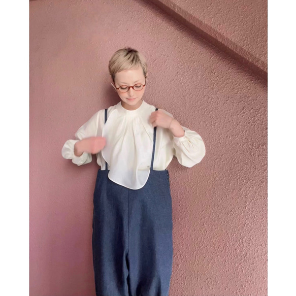 RATA❤️輕盈透氣的上衣，適合成熟女性❤️完美適用於正式場合、工作和日常穿著❤️優雅時尚的米色 第15張的照片