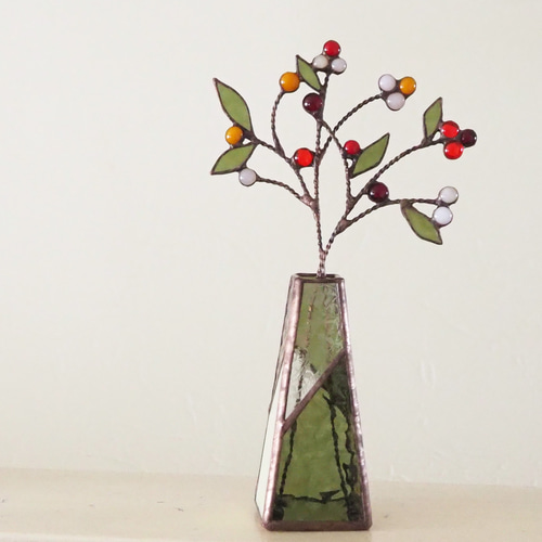 木の実いっぱい♪ステンドグラスの冬の一輪挿し 一輪挿し・花瓶・花器
