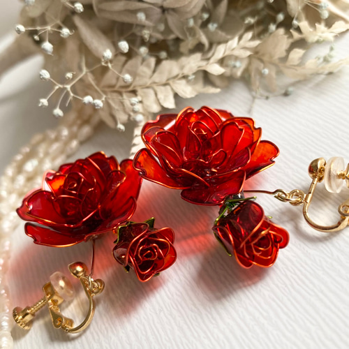 192 ハイクオリティ赤薔薇一輪✖︎薔薇と3Aガラスじゃら　ピアスorイヤリング 192 ハイクオリティ赤薔薇一輪✖︎薔薇と3Aガラスじゃら ピアスor