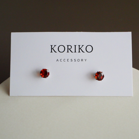 【秋冬コーデに馴染む】マデイラシトリンの一粒ピアス　４ｍｍ　11月誕生石 金属アレルギー対応　サージカルステンレス 12枚目の画像