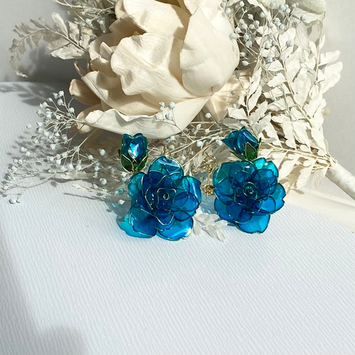 【新作】薔薇のオーバル転写ピアス　イヤリング（blue） 青薔薇 ピアスorイヤリング - factory KAREN'S GALLERY | minne