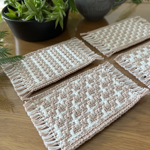 送料無料》かぎ針編みコースター 4枚セット ☆マグラグ ベージュ