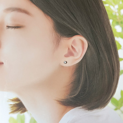 シンプルクリスタルカットピアス(片耳用) 天然石クリスタル(水晶)のシンプルな一粒スタッドピアス】クリア/4mm