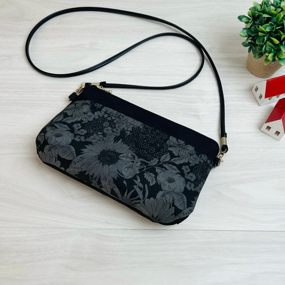 小さめポシェット♪リバティ＊帆布＊スマホショルダー*スマホポーチ 1枚目の画像