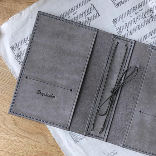 トラベラーズノートカバー／パスポートサイズ／革／グレー 手帳カバー