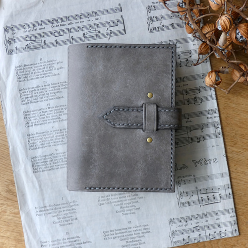 トラベラーズノートカバー／パスポートサイズ／革／グレー 手帳カバー