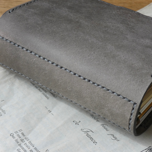 トラベラーズノートカバー／パスポートサイズ／革／グレー 手帳カバー