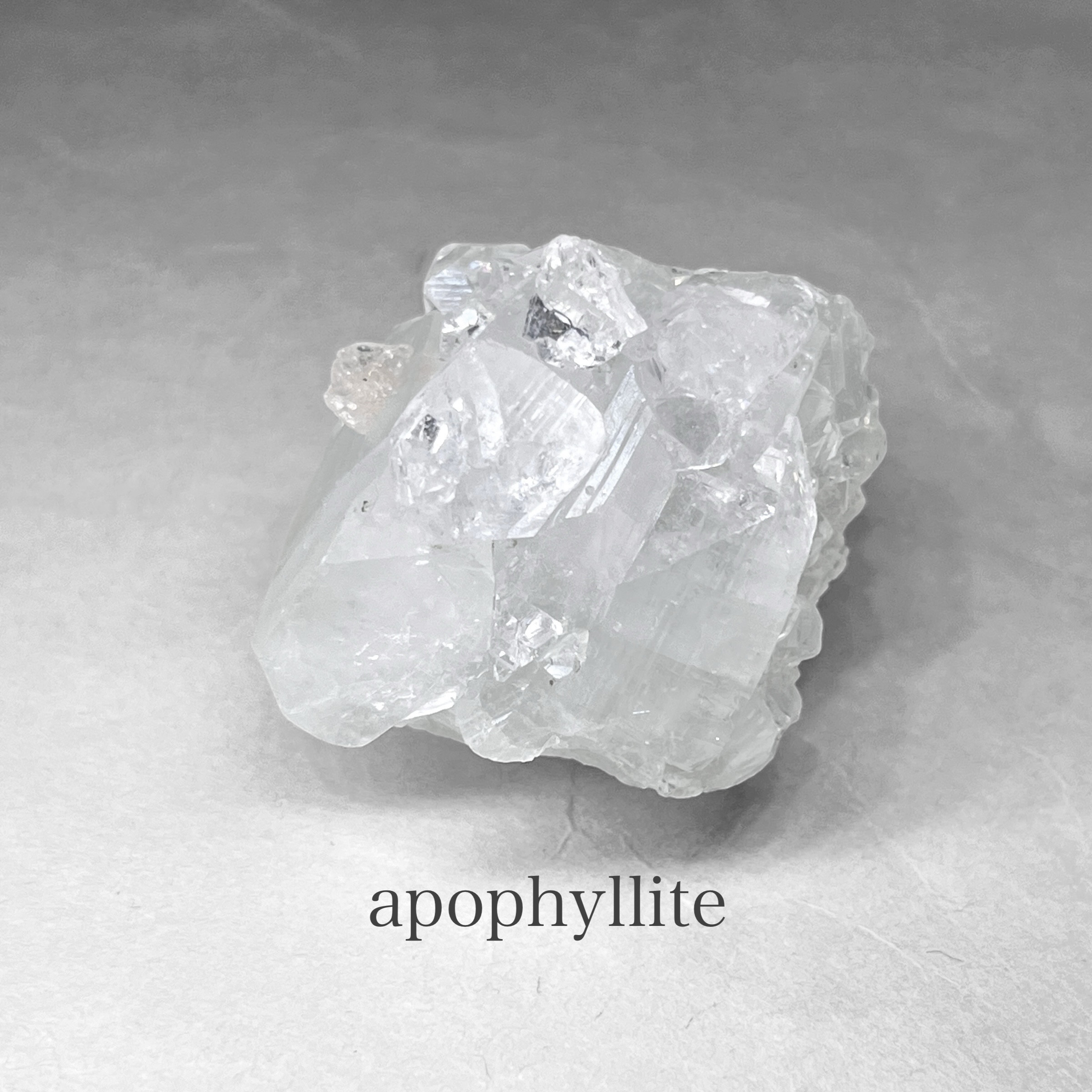 apophyllite / アポフィライト B ( レインボー・スティルバイト )