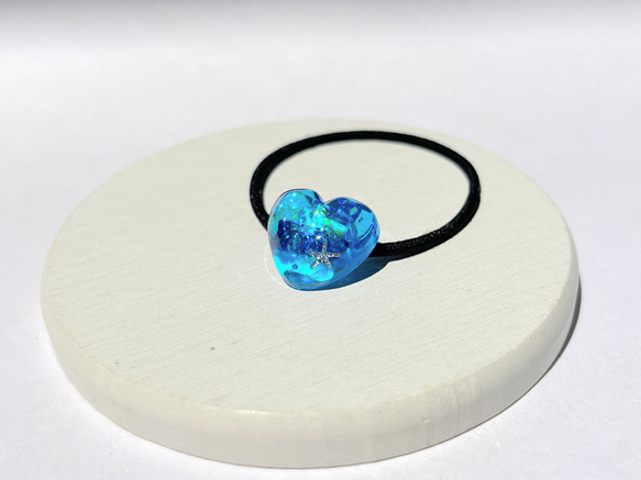 チューリップ畑のうさぎちゃんハートレジンヘアゴム