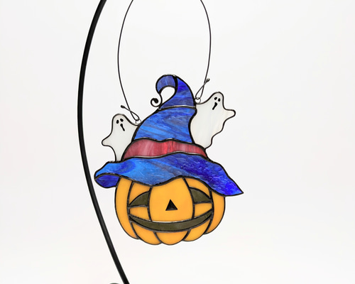 ステンドグラス　ハロウィンモチーフのモビール(魔女、おばけ、カボチャ) ハロウィン かぼちゃお化けの三兄弟 ステンドグラス | iichi 日々の