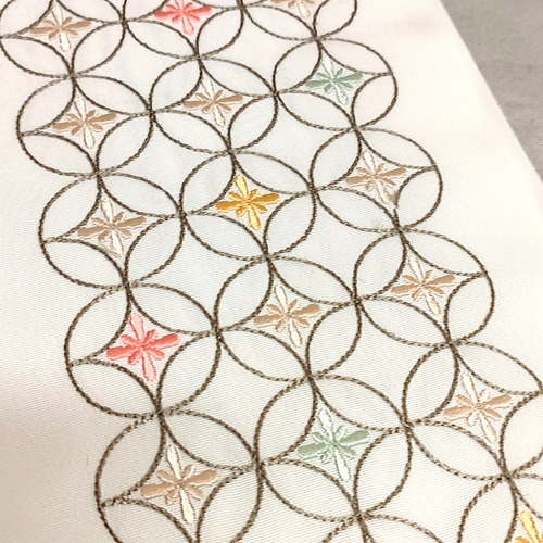 刺繍半衿 七宝花菱つなぎ 和装小物（帯・半襟） 刺繍好日