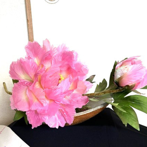 手染め布花 寒牡丹1枝（蕾・大輪2輪） 玄関・和洋の空間・お部屋の
