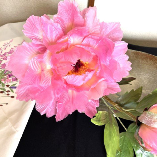 手染め布花 寒牡丹1枝（蕾・大輪2輪） 玄関・和洋の空間・お部屋の