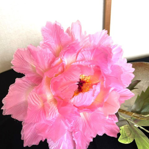 手染め布花 寒牡丹1枝（蕾・大輪2輪） 玄関・和洋の空間・お部屋の