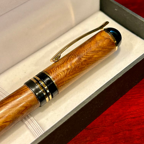 貴重】長寿の木・屋久杉の万年筆 長寿を祈る贈り物に CNZ1221 木材・板