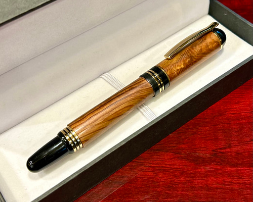 貴重】長寿の木・屋久杉の万年筆 長寿を祈る贈り物に CNZ1221 木材・板