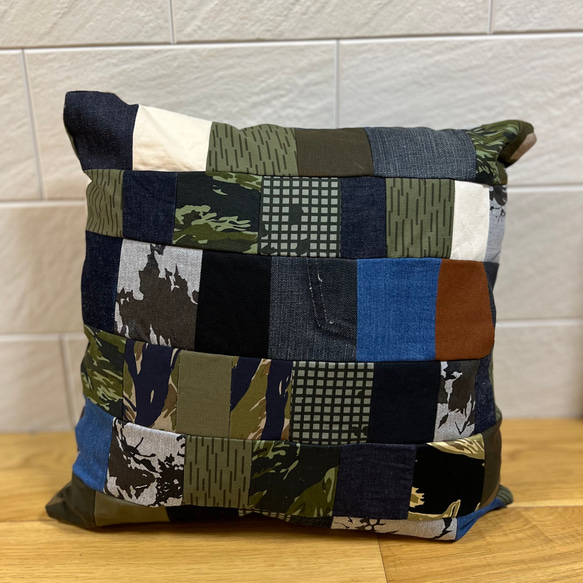 Denim&CamouflageB☆リメイク☆パッチワーク☆デニム&迷彩柄クッション